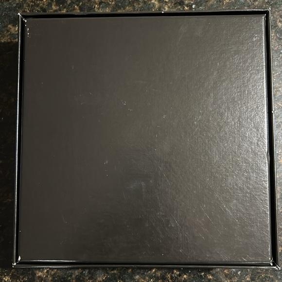 Dolce & Gabbana empty "Devotion" box - Picture 2 of 13